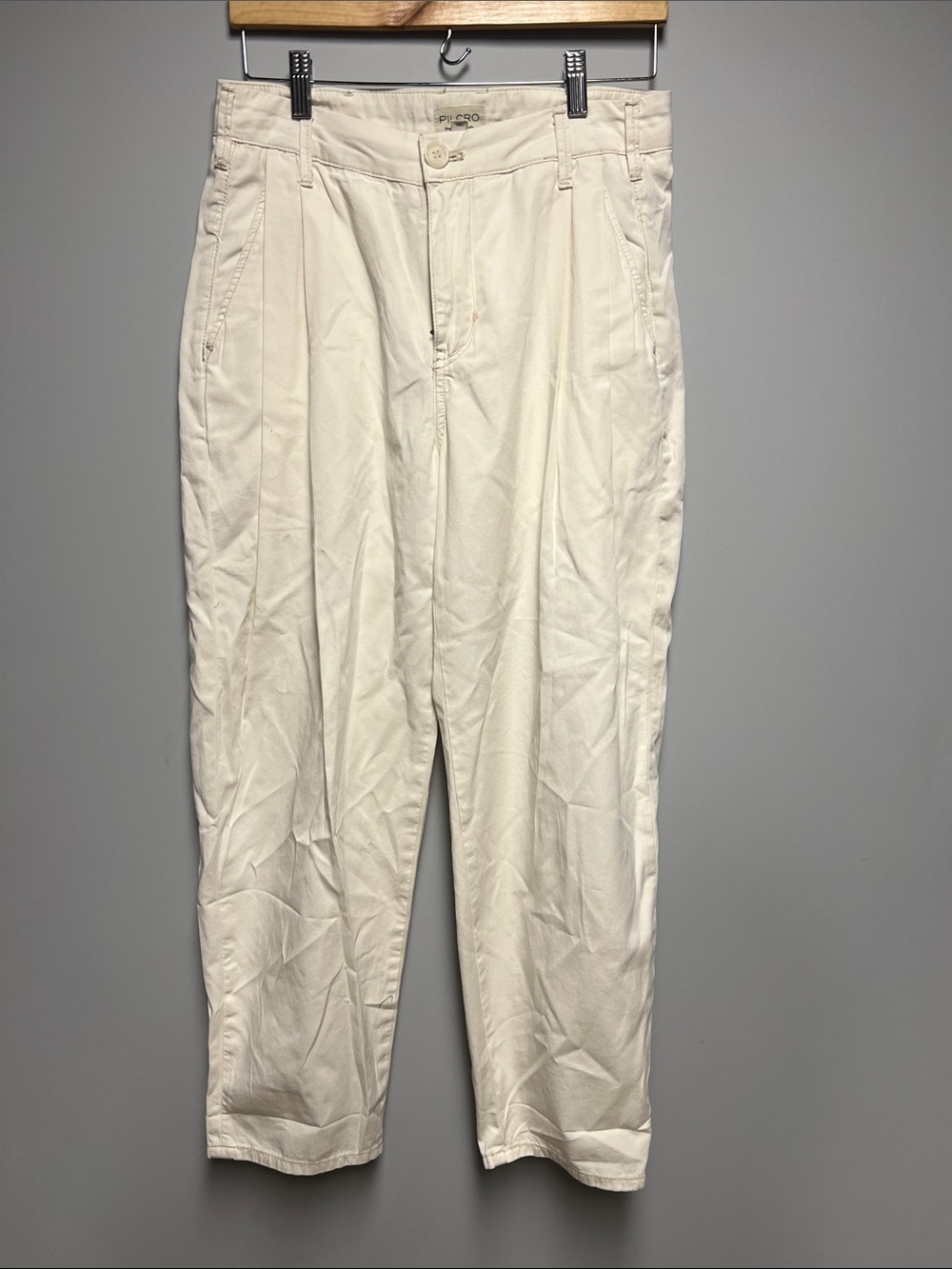 Pilcro barrel leg Off-White Pleated Chino Trousers